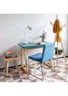 cadeira-estofada-cloe-azul-ambientada-verso