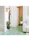 conjunto-suporte-bem-te-vi-grande-e-cachepot-aluminio-com-aba-branco-ambientado