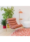 poltrona-estofada-rolos-sala-de-estar-confortavel
