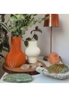 vaso-onda-2-ambientado-terracota-e-vaso-onda-1-perola 