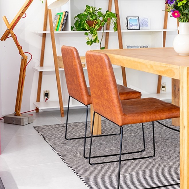 cadeira-estofada-cloe-eco-leather-ambientada