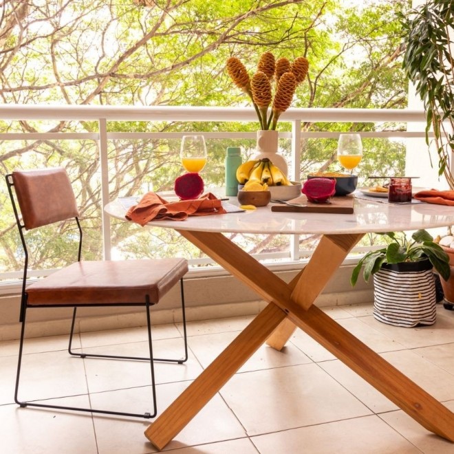 cadeira-estofada-spot-eco-leather-whisky-ambientada