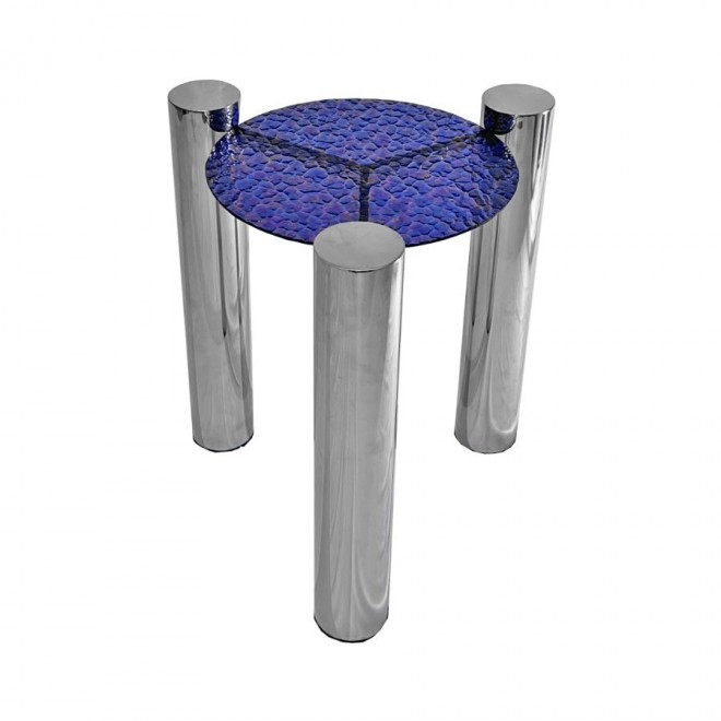 mesa-lateral-loren-vidro-martelado-azul